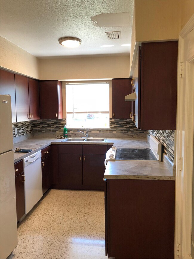 Building Photo - 414 Union St