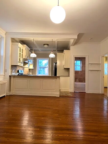 Primary Photo - 300 Eckford St