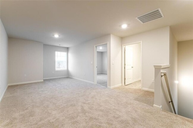 Building Photo - 14 Canterbury Vly