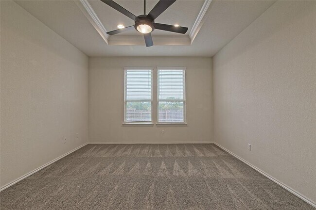 Building Photo - 601 Hummingbird Ln