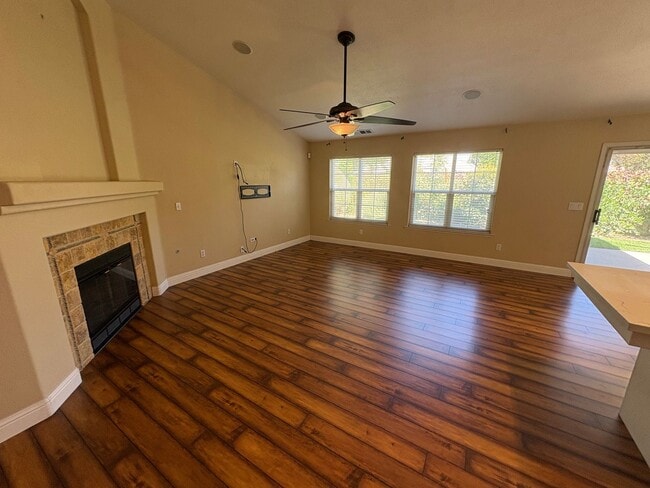 Building Photo - 3524 S Lincoln Ct