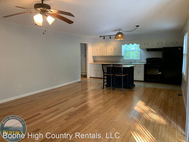 Building Photo - 2 br, 1 bath House - 459 White Oak Road