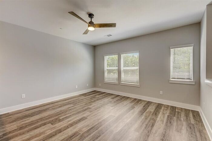 Building Photo - 4500 Colosseum Wy