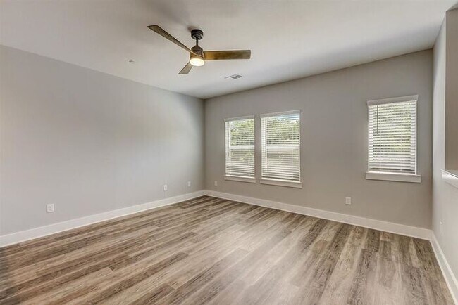 Building Photo - 3700 Florentine Dr