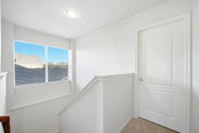 Building Photo - 3830 Misty Falls Ln