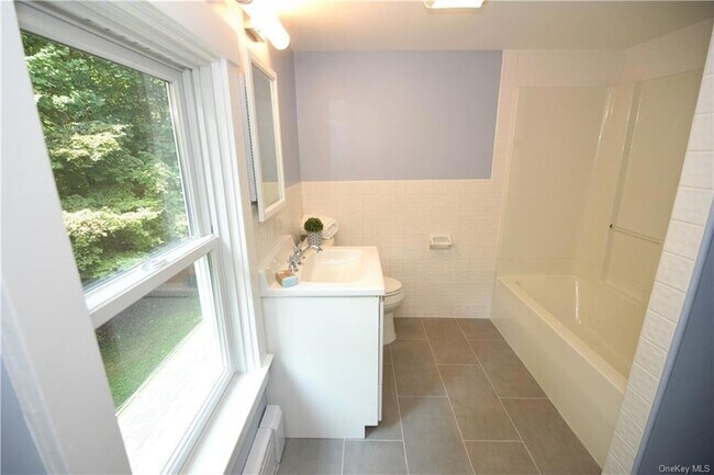 Building Photo - 5 Brevoort Rd