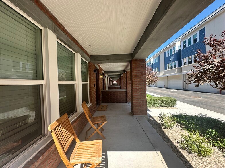 Building Photo - 808 N 4th Ave