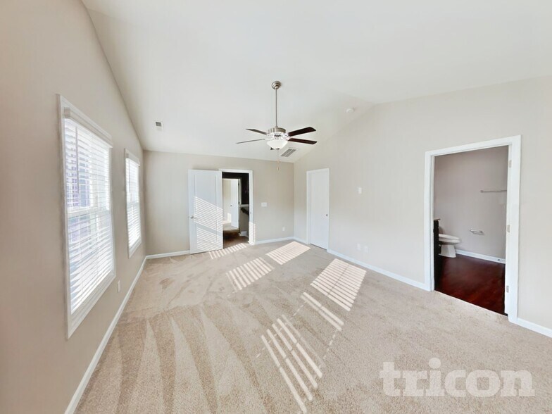 Building Photo - 932 Peninsula Pl