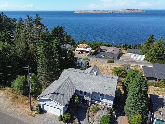 Building Photo - Stunning Home for Lease in Diamond Point