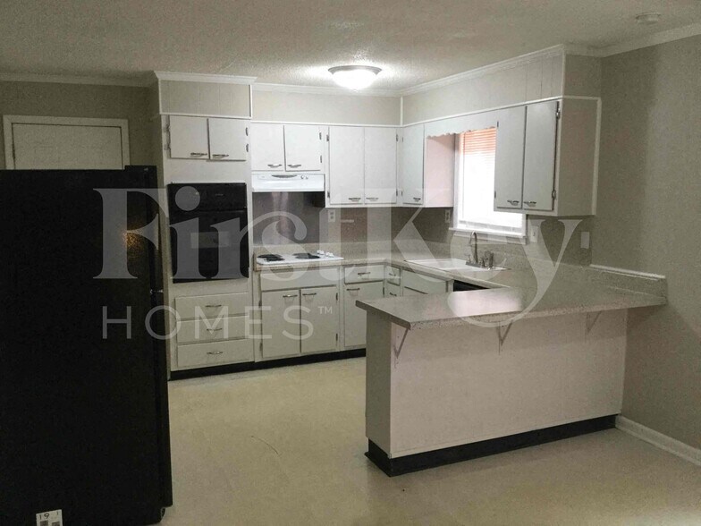 Building Photo - 6634 Imperial Dr