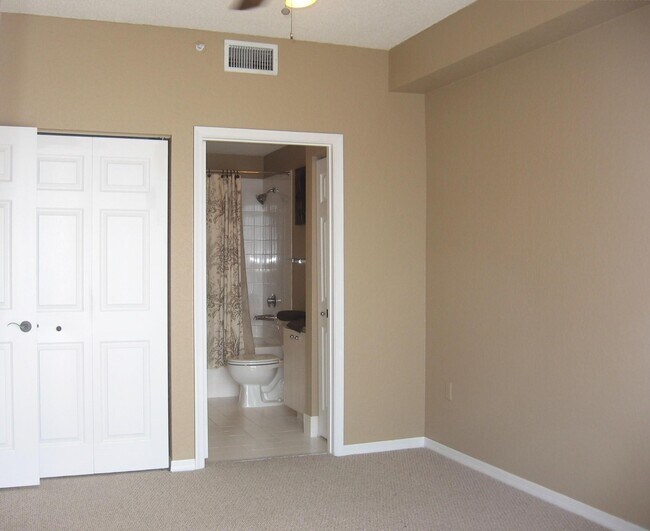 Building Photo - 1801 N Flagler Dr