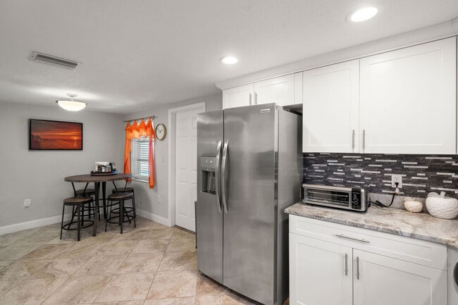 Building Photo - 7240 Westwind Dr