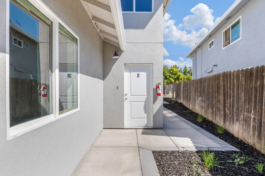 Building Photo - 2409 Cava Ct