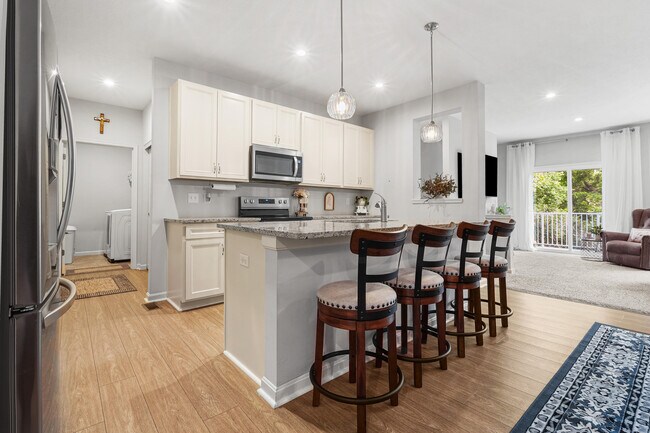 Building Photo - 624 Morven Park Dr