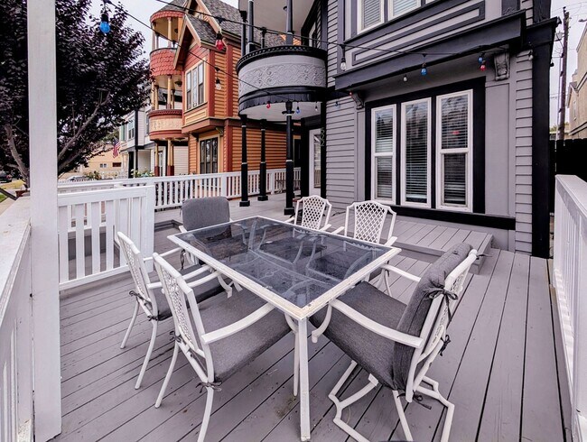 Building Photo - 522 20th St