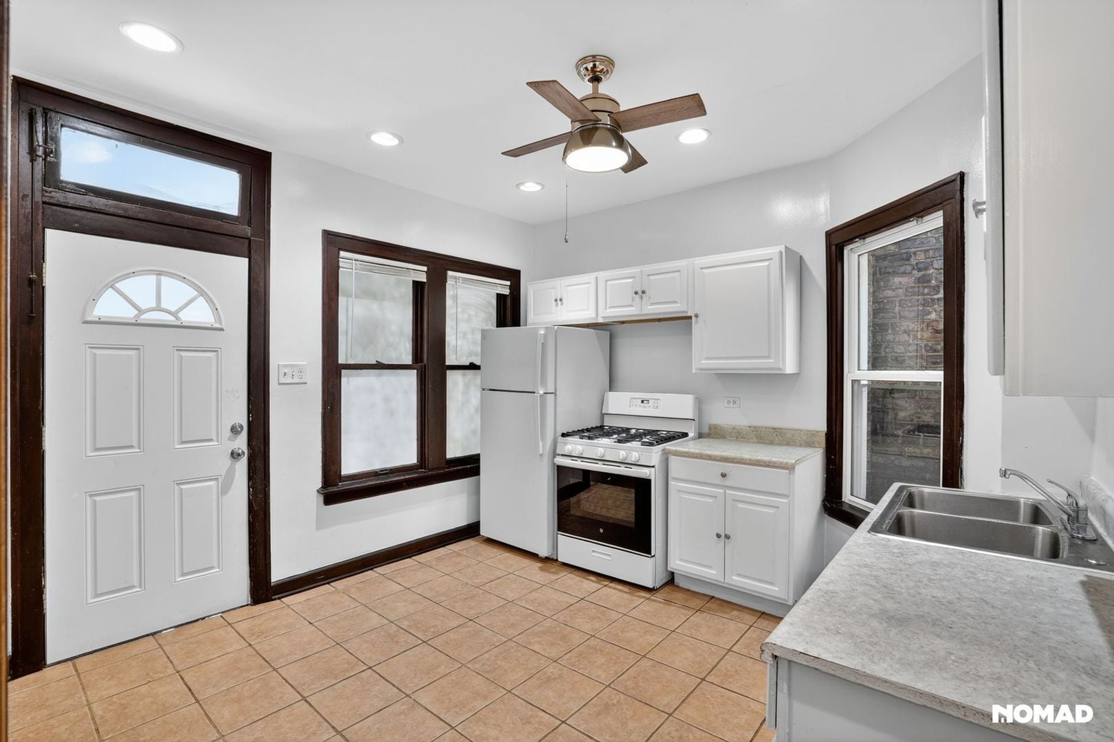 Building Photo - 2332 S Marshall Blvd