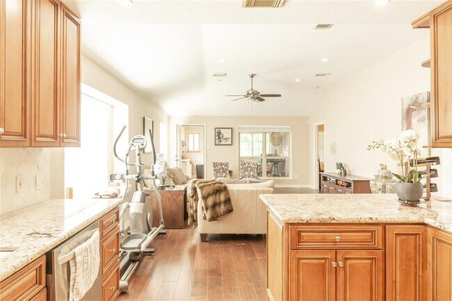 Building Photo - 13138 Woodvine Trail