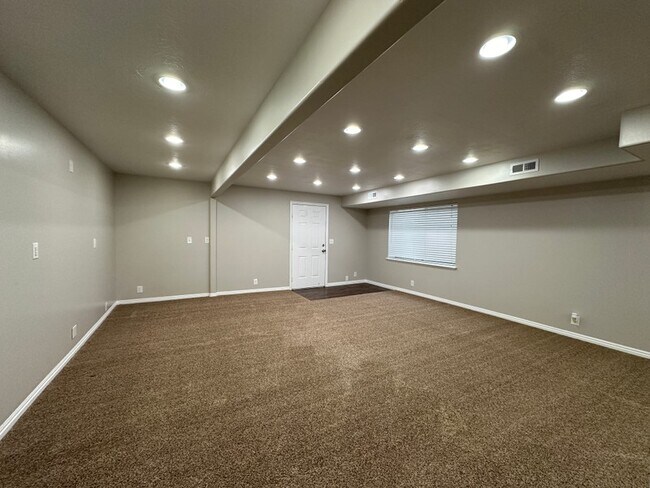 Building Photo - 3231 W 10755 S