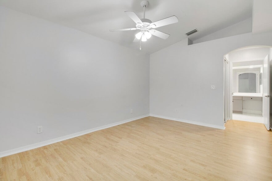 Building Photo - 7333 Burgess Dr