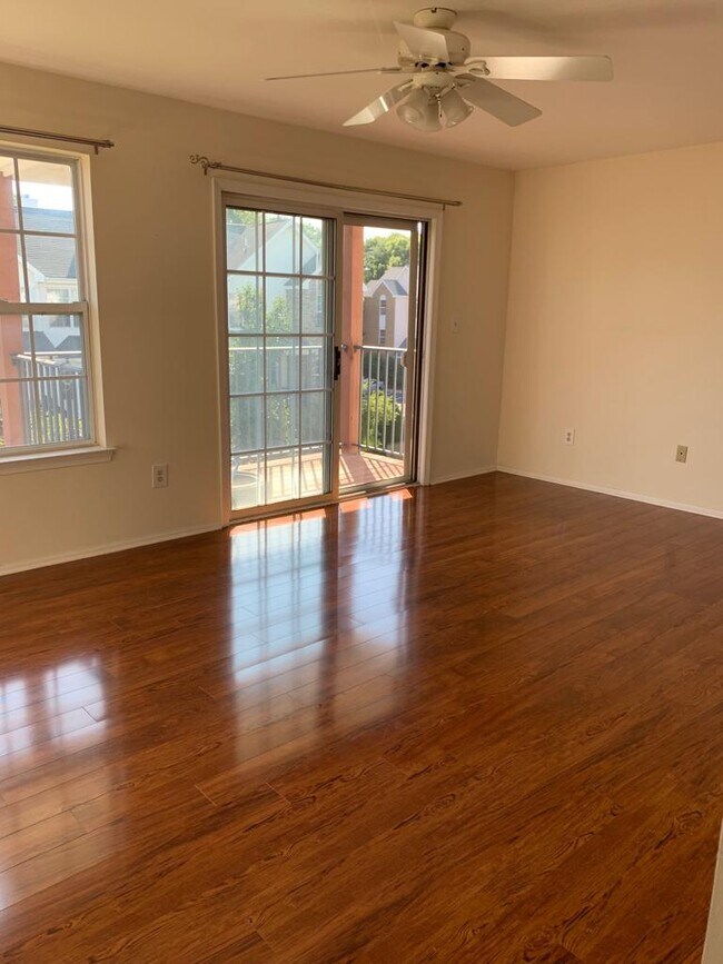 Building Photo - 721 Stony Brook Way