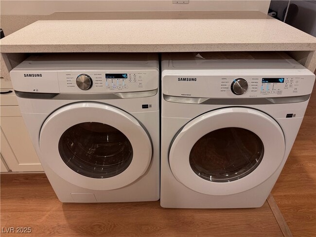 Building Photo - 350 E Desert Inn Rd