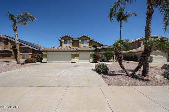 Building Photo - 2568 E Santa Rosa Dr