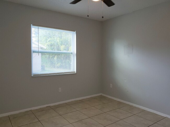 Building Photo - 2 BR / 2 BA Condo with Attached Garage and...