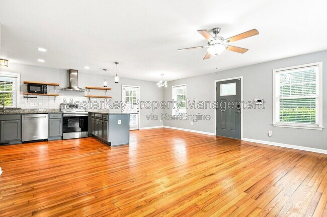Building Photo - 1118 S State St