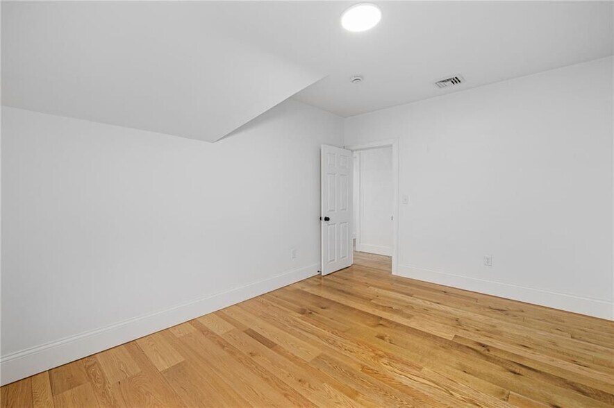 Building Photo - 30 Cypress St
