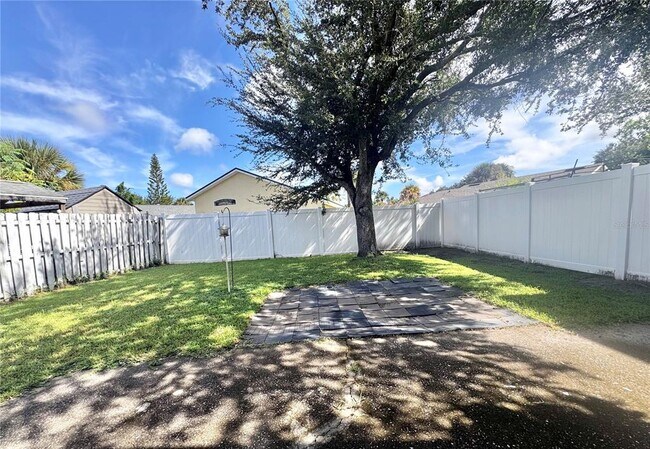 Building Photo - 2619 Spring Hill Dr