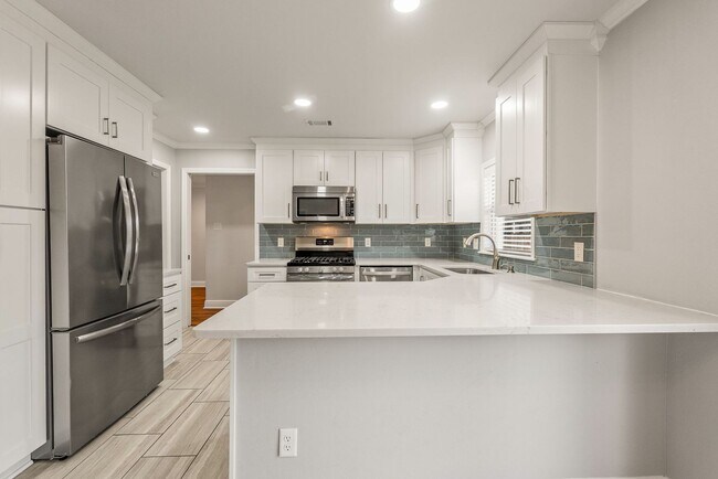 Building Photo - 2420 Durwood-