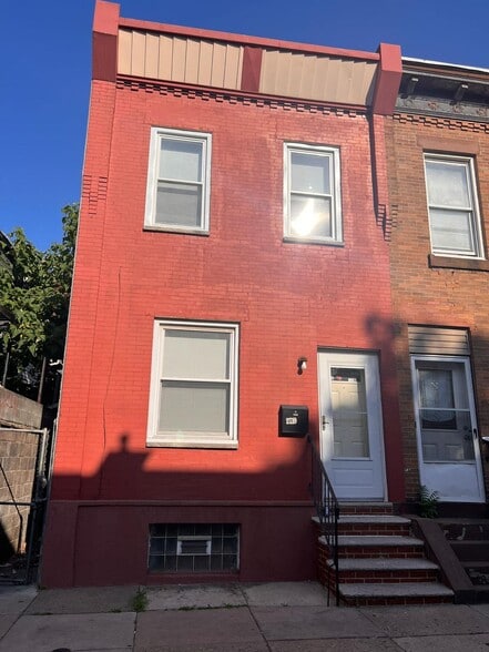 Building Photo - 2710 N Taylor St