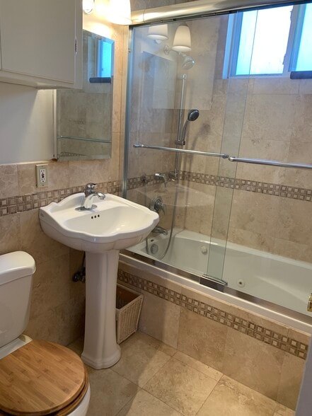 Building Photo - 17351 Bullock St