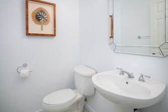 Building Photo - 1102-1102 Olani St