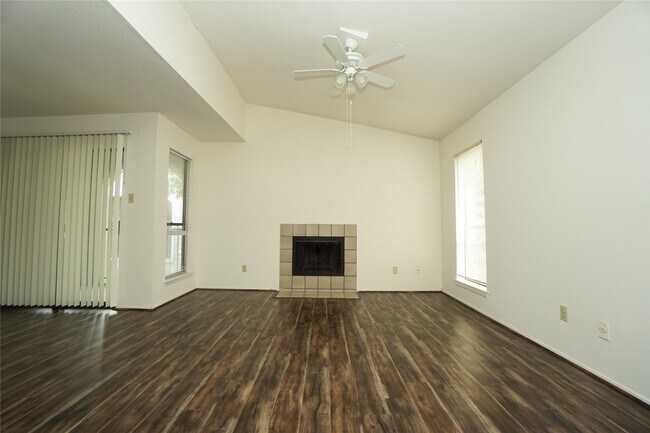 Building Photo - 6602 Harbor Town Dr