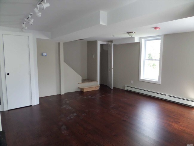 Building Photo - 266 Pearl St