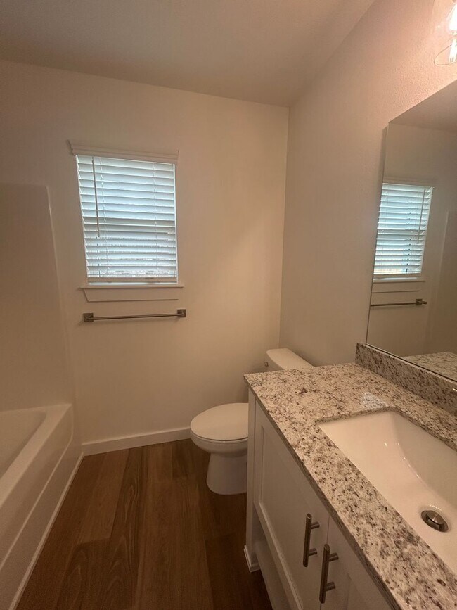 Building Photo - Great floorplan on a corner lot!