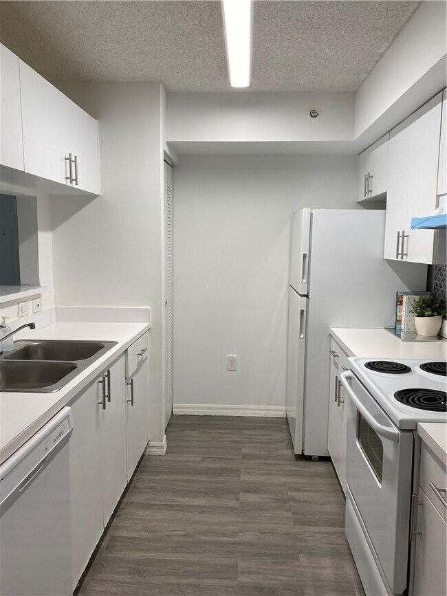 Building Photo - 12112 St.Andrews Pl