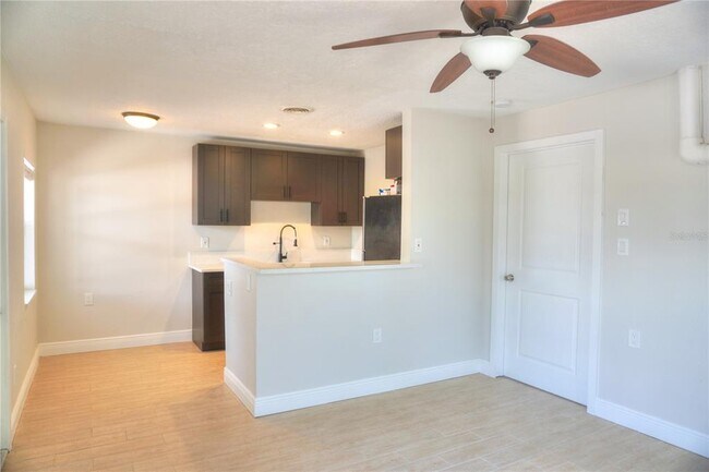 Building Photo - 14026 E Parsley Dr