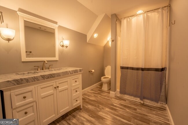 Building Photo - 2925 Orchard Dr