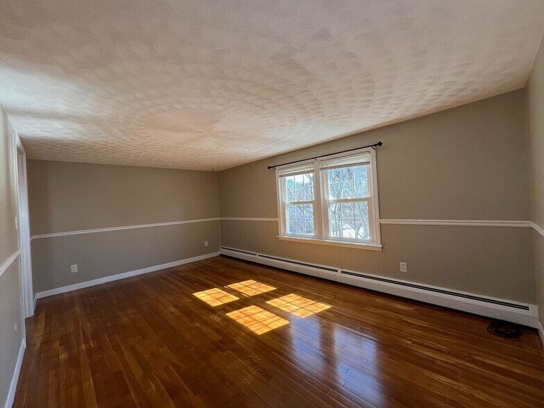 Building Photo - 48 Wesleyan St