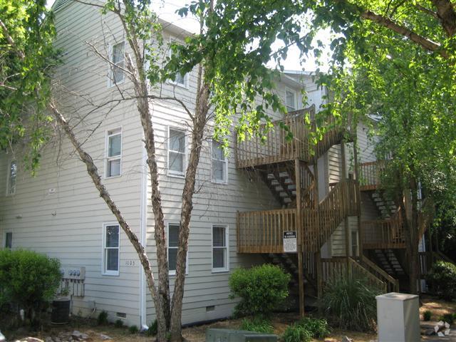 Building Photo - Carlton Apartments