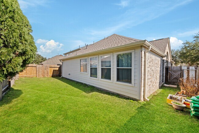 Building Photo - 15519 Elm Leaf Pl