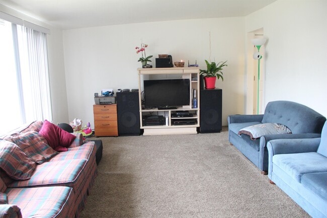 Building Photo - 545 N 800 E