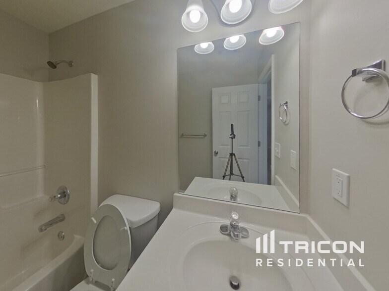 Building Photo - 750 Mountain Laurel Dr