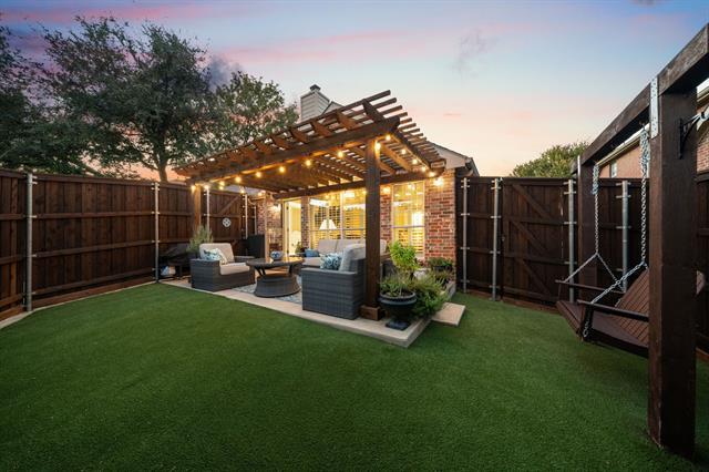 Building Photo - 14881 Holly Leaf Dr