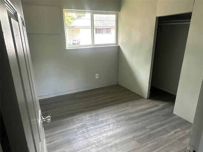 Building Photo - 5409 Suez St