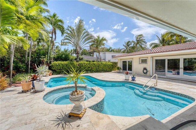 Building Photo - 2000 Admirals Way