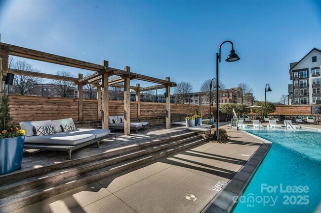 Building Photo - 9821 Research Dr