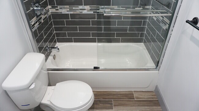 Building Photo - 10065 Arleta Ave